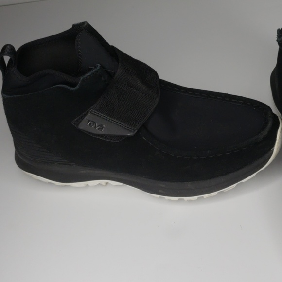 Teva shoes - Picture 3 of 3
